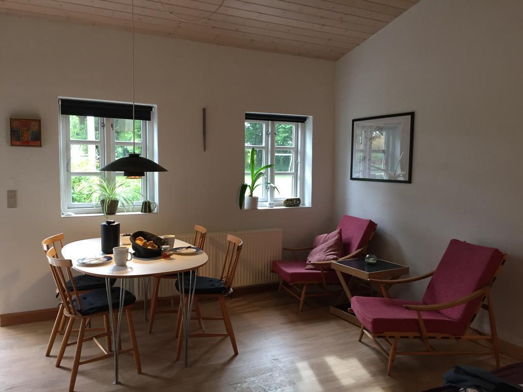 Lindegaardapartment - Woods And Sea Hejls Esterno foto